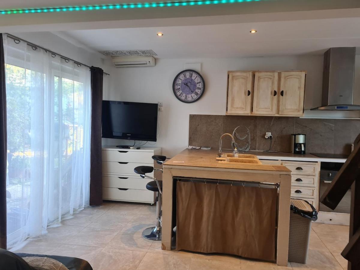 Flat With Sea View Apartment