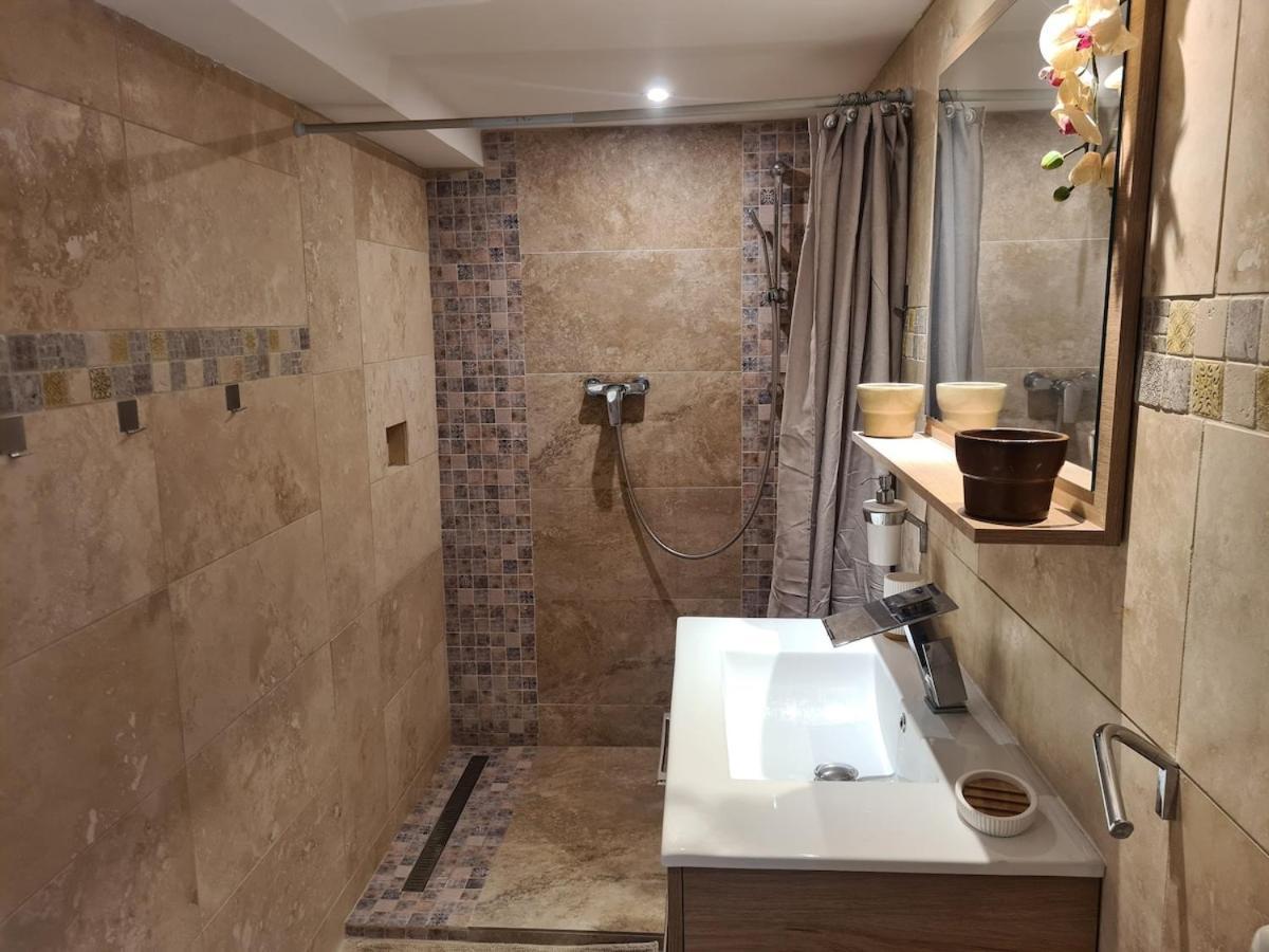 Flat With Sea View Apartment *